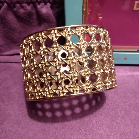 Jewelry - Gold tone Basket Weave Bracelet